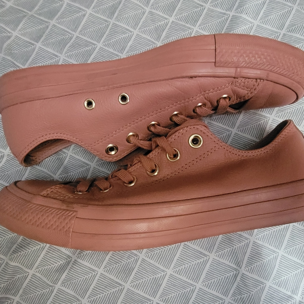 Mono leather Converse